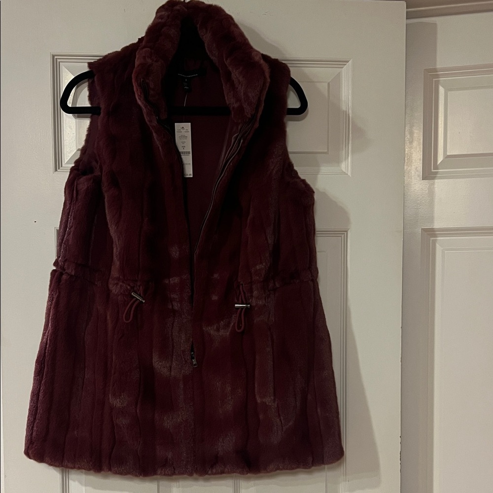 NWT WHBM PortFaux Fur Vest ✨